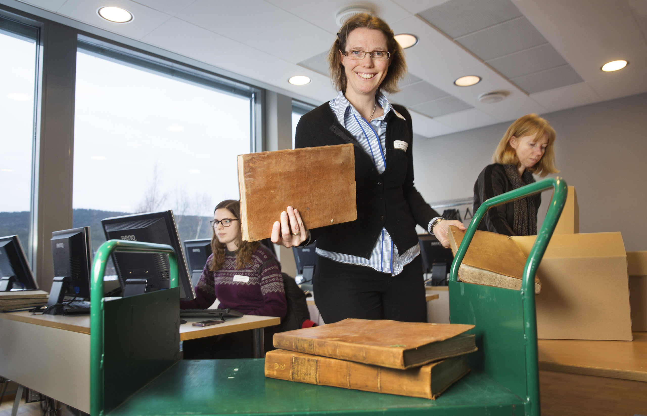 Ragnhild Hutchison er initiativtakeren til digitaliseringen av toll- og anløpslistene fra 1700-tallet. (Foto: Sverre Chr. Jarild).